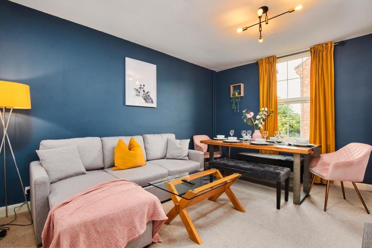Fantastic Central Stratford Two Bedroom Apartment By Purestay Short Lets & Serviced Accommodation With Parking Exterior photo