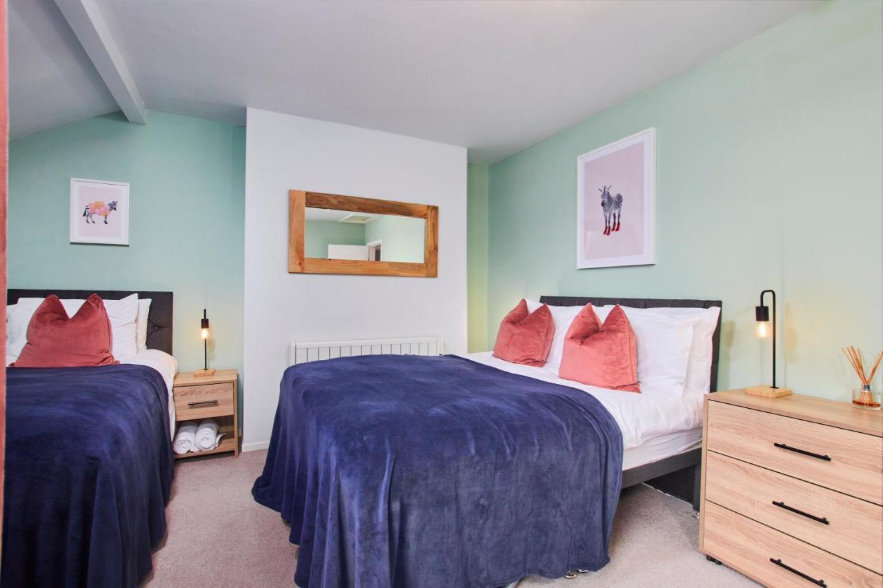 Fantastic Central Stratford Two Bedroom Apartment By Purestay Short Lets & Serviced Accommodation With Parking Exterior photo